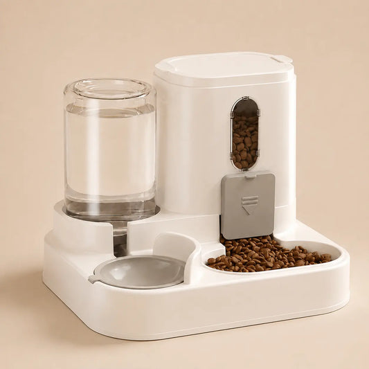 Distributeur à gravité DoglyHome blanc sur fond beige