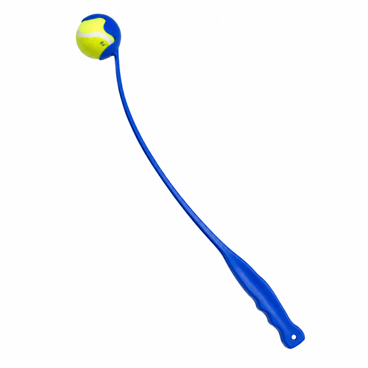 Lanceur de balle bleu DoglyHome avec balle de tennis sur fond blanc